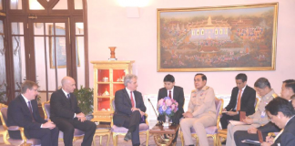 4 – 10 April 2016 ผู้แทนพิเศษด้านการค้าของนายกรัฐมนตรีสหราชอาณาจักรเข้าเยี่ยมคารวะนายกรัฐมนตรีไทย