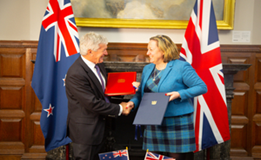 สหราชอาณาจักรลงนามความตกลงทางการค้าเสรีกับนิวซีแลนด์